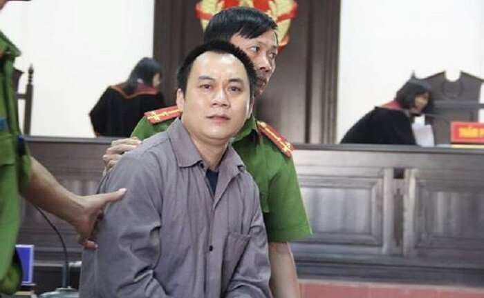 Tạm giam tài xế container đâm Innova đi lùi thêm 4 tháng