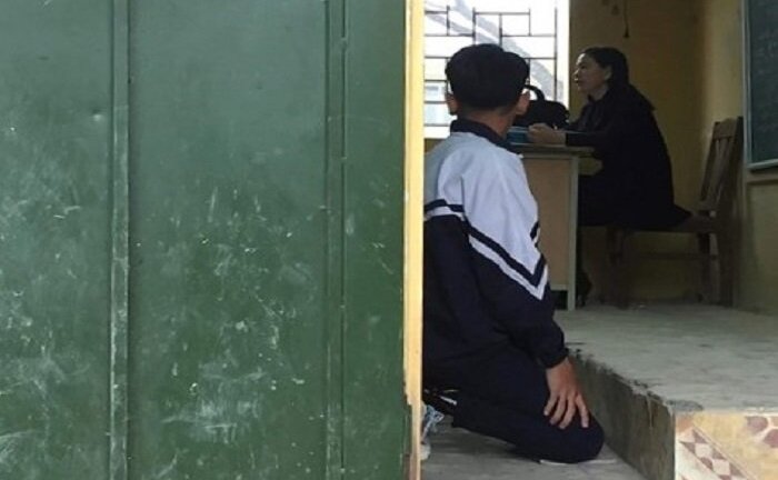 Cô giáo phạt học sinh quỳ gối trước bục giảng có phạm tội làm nhục người khác?