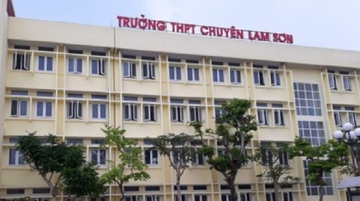 Vì sao hiệu trưởng trường THPT chuyên Lam Sơn, Thanh Hóa bị kỷ luật?
