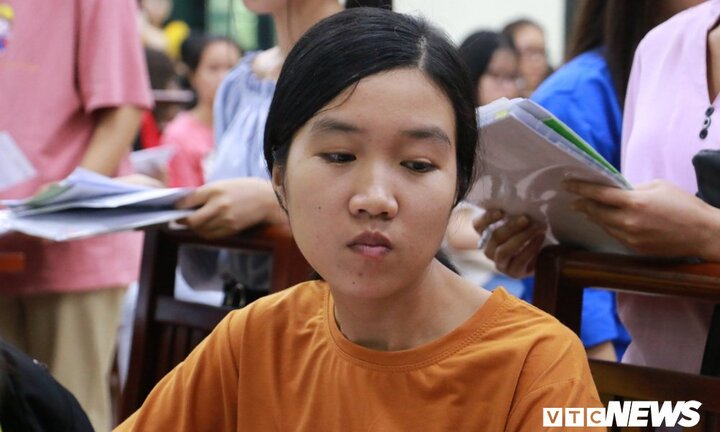 Nữ sinh nghèo Hà Tĩnh tưởng phải gác giấc mơ giảng đường nhập học Đại học Dược Hà Nội
