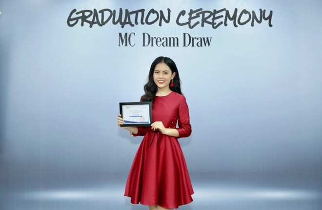 Ngắm nhan sắc nổi bật của nữ sinh Đại học Ngoại thương