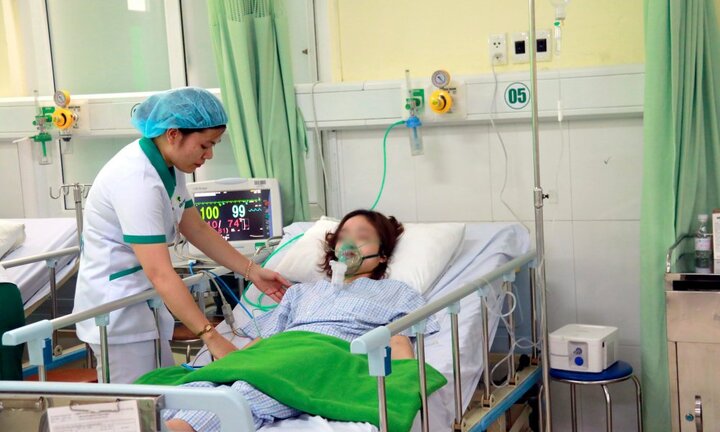 4 cô gái suýt chết đuối khi tắm ở 'vịnh biển đẹp nhất thế giới'
