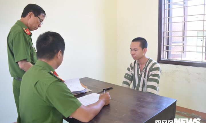 Đang bị khởi tố, côn đồ đất Cảng tiếp tục dùng dao đâm người ở Huế