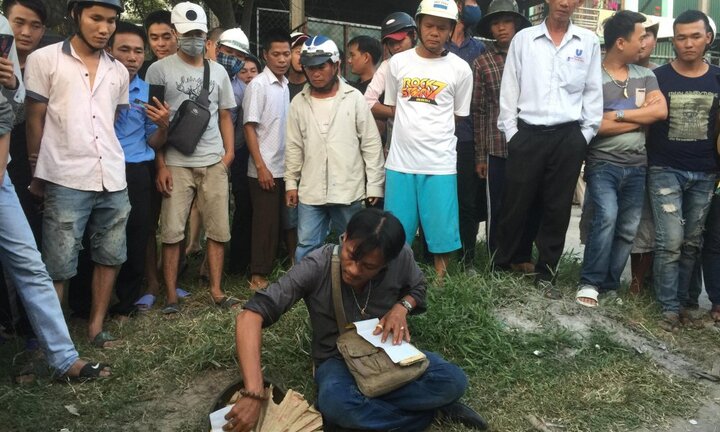 Cố tình đâm lê xe máy hàng chục mét còn thách thức 'tai nạn chứ có chết người đâu'