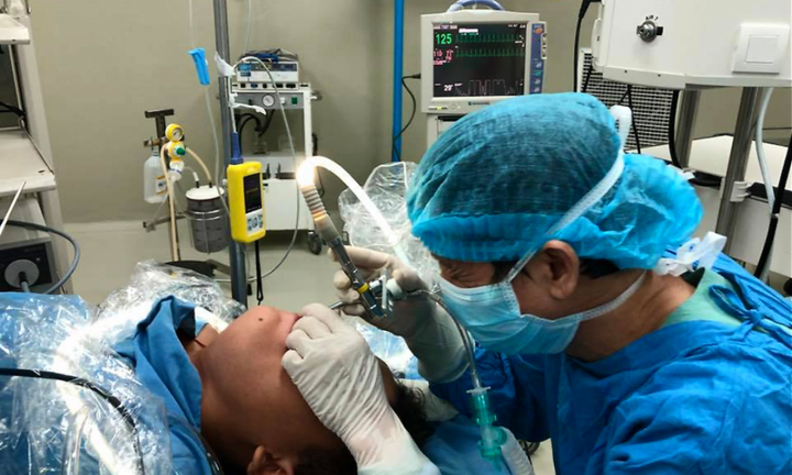 Đỉa sống trong cổ họng em nhỏ 11 tuổi ở Quảng Nam gần 1 tháng