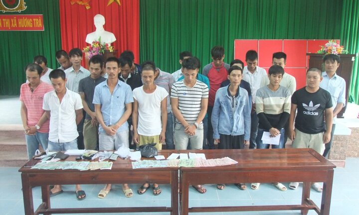 Bắt 23 người tham gia cá độ World Cup tại nhà riêng