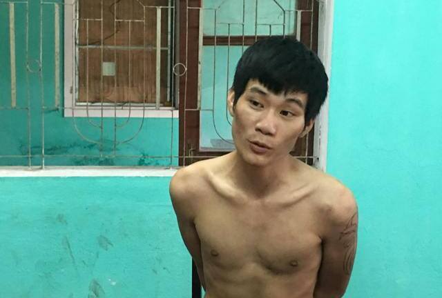 Khống chế kẻ nghi ngáo đá xông vào nhiều nhà dân chửi bới, doạ đập phá