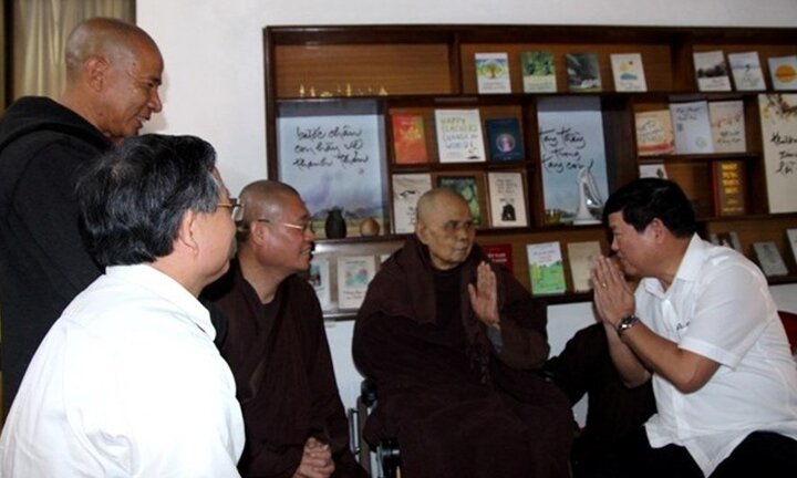 Thủ tướng Nguyễn Xuân Phúc gửi lời hỏi thăm thiền sư Thích Nhất Hạnh