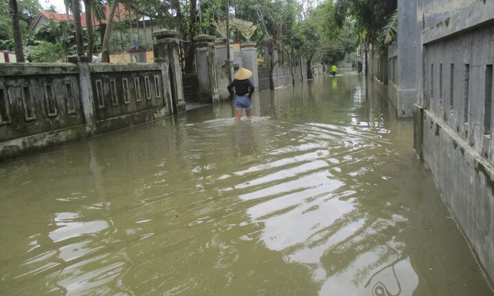 Mưa lũ ở Huế diễn biến phức tạp, nhà máy thuỷ điện nhận lệnh xả nước