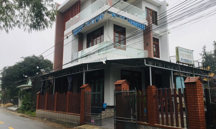 Xông vào tiệm cầm đồ đâm gục bé gái 10 tuổi, cướp dây chuyền vàng