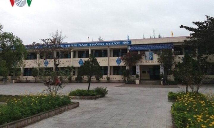 Học sinh lớp 1 bị cô giáo tát nhập viện do làm cả hai đề kiểm tra