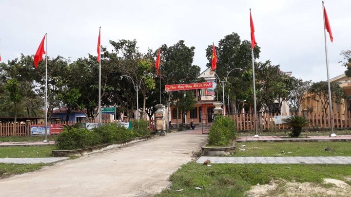 Ngoại tình với cấp dưới của vợ, phó chủ tịch xã bị kỷ luật