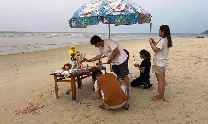Cộng đồng mạng quyên góp tiền mua quan tài cho nam thanh niên lao xuống biển cứu 2 nữ sinh