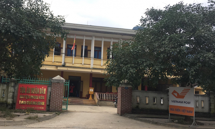 Chánh án 'mây mưa' với nữ kế toán tại trụ sở xin nghỉ phép, chờ kỷ luật