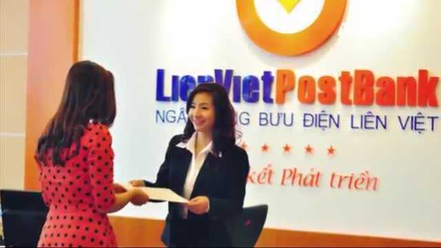 Ngân hàng ưu tiên tuyển dụng người cùng họ với sếp gây xôn xao