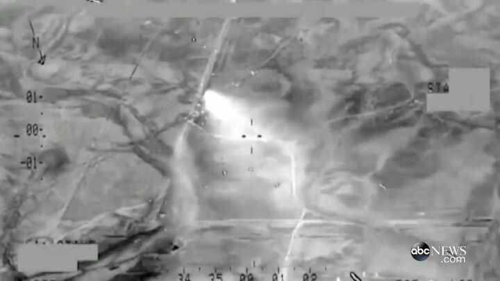 Mỹ không kích tiêu diệt 250 phiến quân IS, phá tan 40 xe