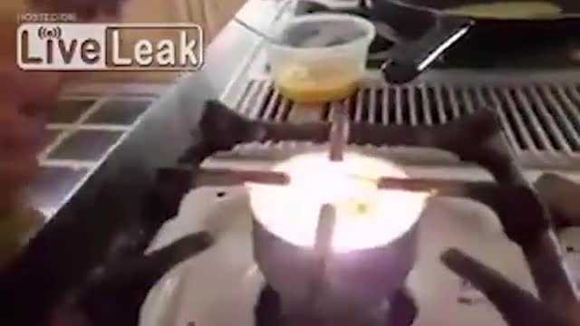 Kinh hãi dân Syria nấu ăn bằng bom phốt pho