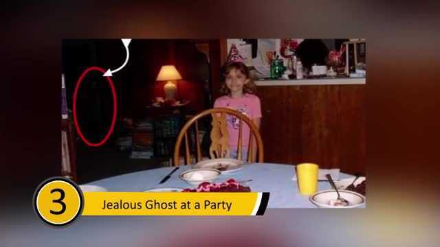 Những điều kỳ dị ẩn chứa sau 16 bức ảnh 'ma quái'