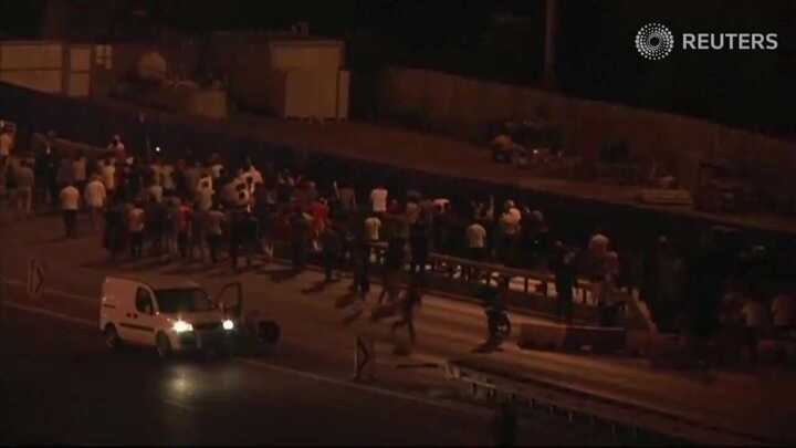 Cảnh loạn lạc trong đêm đảo chính ở Thổ Nhĩ Kỳ