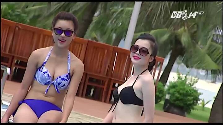 Thí sinh Hoa hậu Việt Nam khoe hình thể ở bể bơi