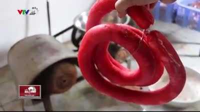 Chế biến patê, xúc xích từ... bì lợn, nội tạng thối