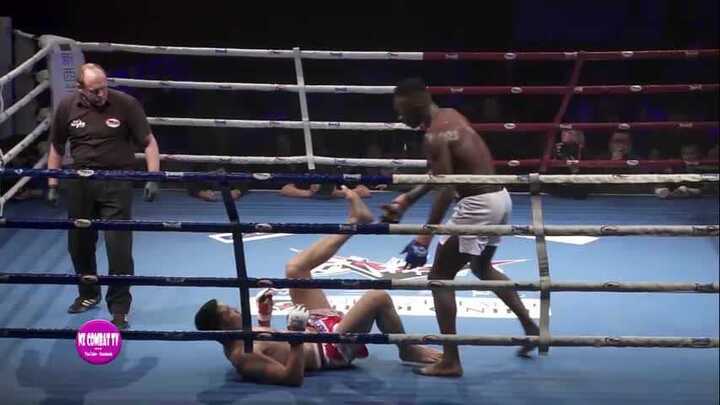 Võ sỹ Trung Quốc làm trò bẩn rồi đau đớn nhận cơn mưa đòn