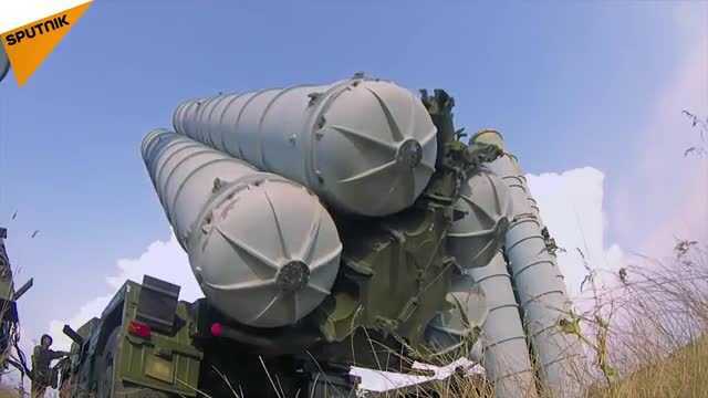 'Rồng lửa' S-300 phô diễn sức mạnh cùng 'chó săn chồn' MiG-31