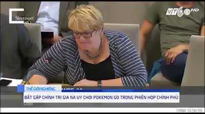 Chính trị gia bị camera 'bắt quả tang' chơi Pokémon GO trong phiên họp chính phủ