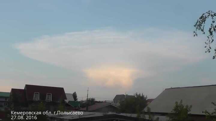 Clip đám mây hình nấm khổng lồ như tận thế bao trùm bầu trời Nga