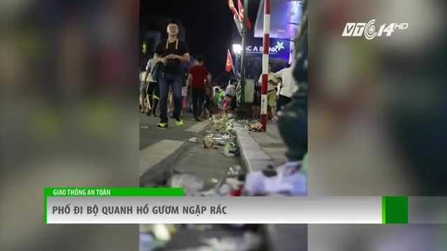 Ngao ngán nhìn phố đi bộ ngập trong rác, công nhân vệ sinh dọn không kịp