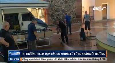 Không có công nhân môi trường, thị trưởng Italia phải đi dọn rác