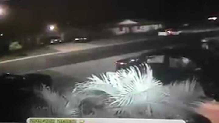 'Thiên thạch khổng lồ' phát nổ khiến cả khu phố rung chuyển?