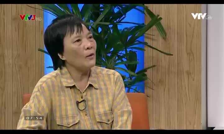 Tiến sĩ Văn học Đoàn Hương: '50% người trên Facebook là vô công rồi nghề'