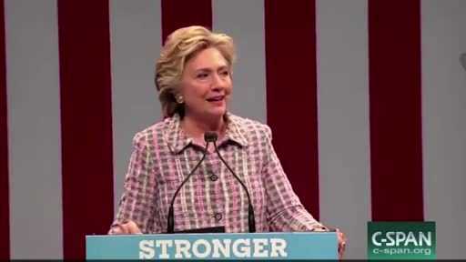 Clip bà Clinton vừa ho vừa phát biểu trước công chúng