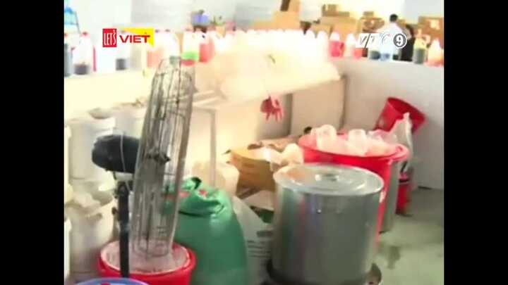 Rùng mình chứng kiến cảnh bảo quản, chế biến trà sữa giá rẻ