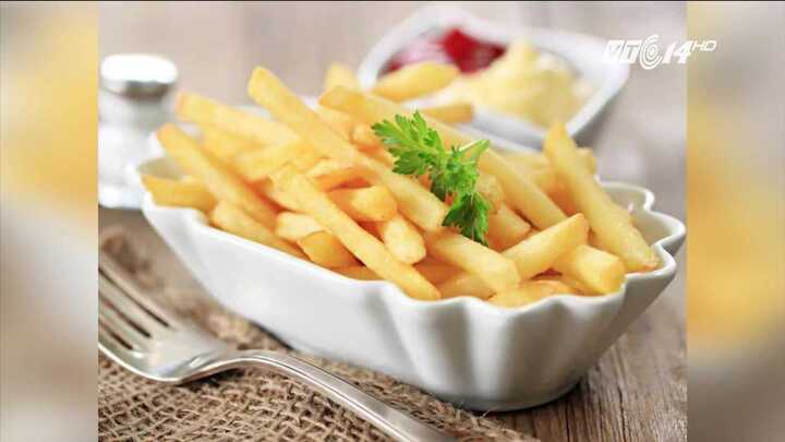 Suýt mù vì ăn gà rán, khoai tây chiên nhiều năm