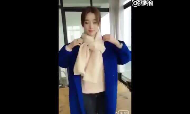 Cô gái xinh đẹp hướng dẫn 4 kiểu quàng khăn siêu ấm cho ngày lạnh