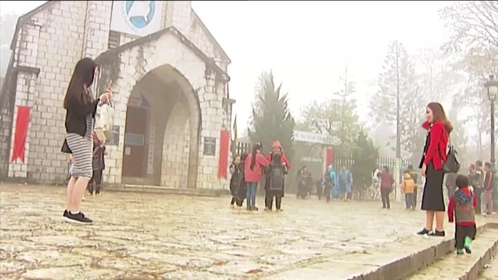 Sapa rét mướt, chìm trong sương mù