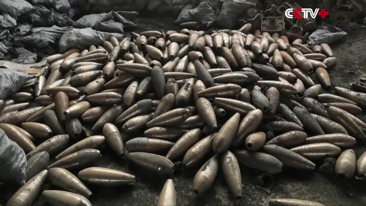 Mục sở thị nhà máy chế tạo bom ngổn ngang tên lửa, súng cối của IS