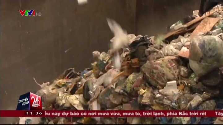 Bới tung 15 tấn rác để tìm gần 700 triệu đồng 'vứt nhầm'