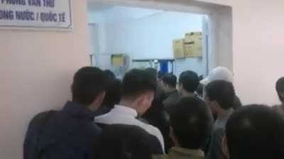 Ngộp thở mua vé bán kết AFF Cup 2016 qua đường công văn