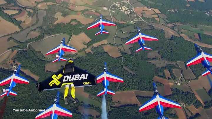 3 'người chim' dàn đội hình, 'đại náo' bầu trời cùng 8 máy bay phản lực