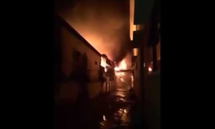 Clip khu công nghiệp ở Hà Nội cháy ngùn ngụt trong đêm