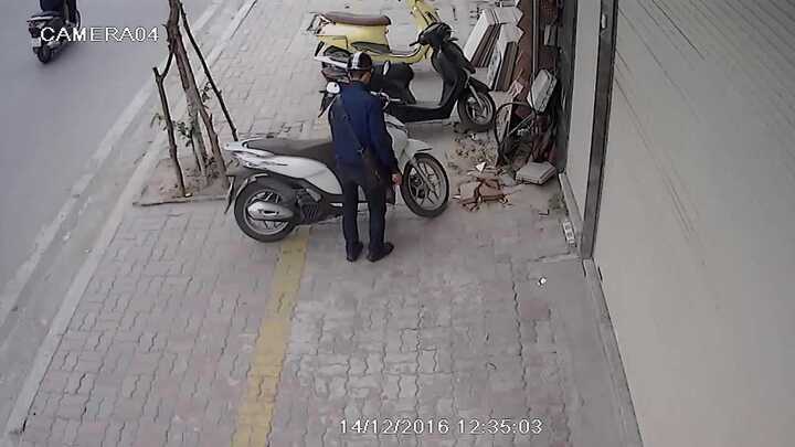 Clip: Thanh niên bảnh bao bẻ khóa, 'nhảy' xe SH chuyên nghiệp ở Hà Nội