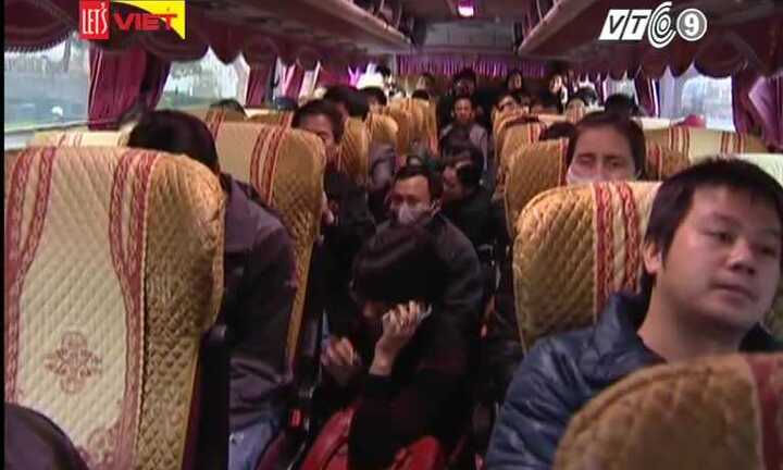 Clip: Tài xế xe khách chở quá số người quanh co chối tội