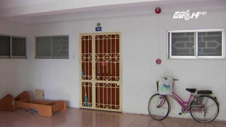 Mẹ nhốt con 11 tuổi, không cho đi học, không cho tiếp xúc bên ngoài xôn xao dư luận