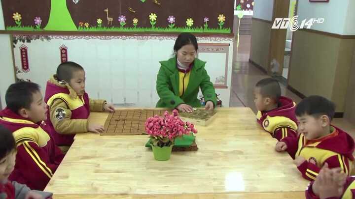 Phụ huynh Trung Quốc nô nức cho con đi học hiền triết Khổng Tử