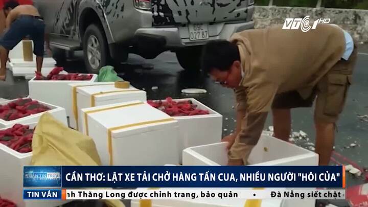 Cần Thơ: Xe tải chở hàng chục tấn cua gặp nạn, dân ùa ra 'hôi của'