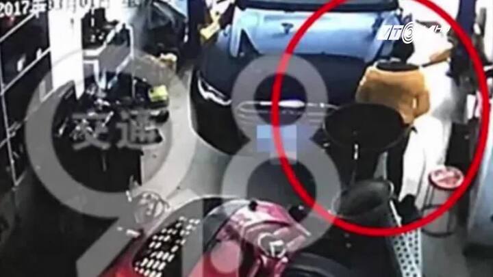 Trung Quốc: Mẹ vào xưởng ôtô sinh con trong 30 giây rồi bỏ đi