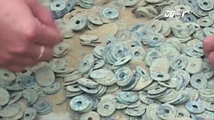 Phát hiện hũ tiền cổ nặng 9 kg ở Hà Tĩnh